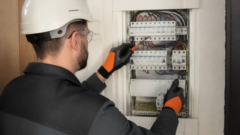 Formation habilitation électrique pour intervenir en toute sécurité dans la maison saine