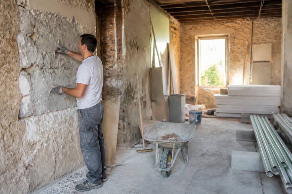 Maçon renovation : les solutions pour une maison saine et confortable
